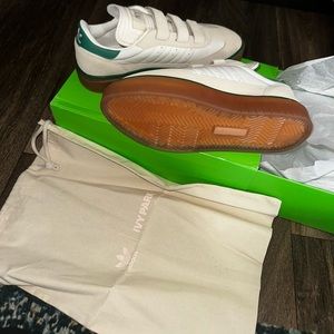 Ivy Park x Wmns Super Sleek 3 Strap 'Wonder White Gum'